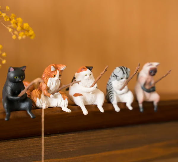 Mini Cat Desk Figurines 🐱 Set of 5 Cute, Hand-Painted Kitty Buddies to Brighten Your Space! 🎉✨
